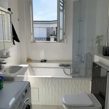 L'escapade Parisienne パリ